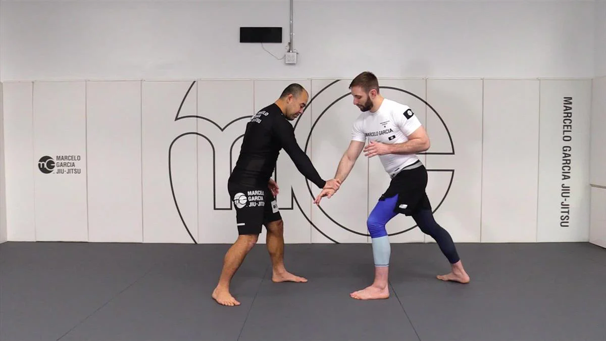2 on 1 Control No Gi by Marcelo Garcia - Image 5