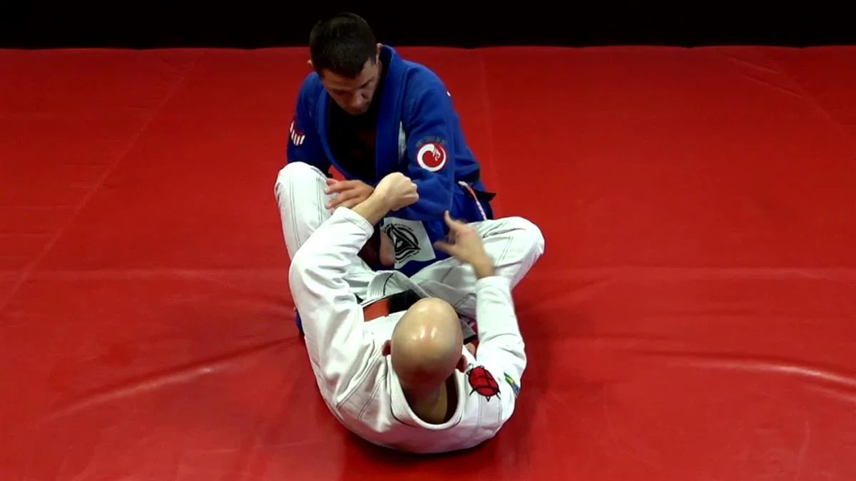 Cross Grip Guard and Old Man Sweep by Marcelo Cohen - Image 4