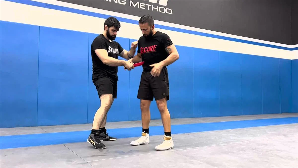 Defending Real Knife Threats by Ricardo Pinto - Image 4