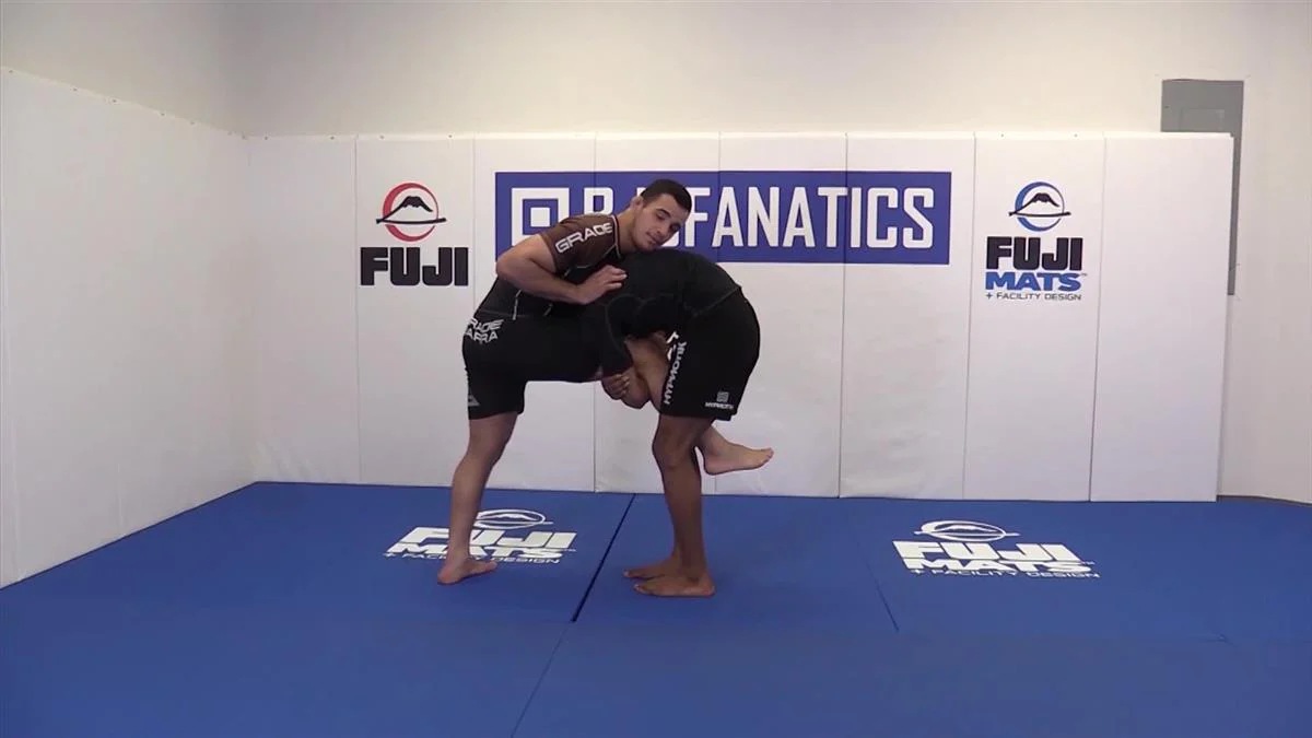 Guillotine Fundamentals by Pedro Marinho - Image 3