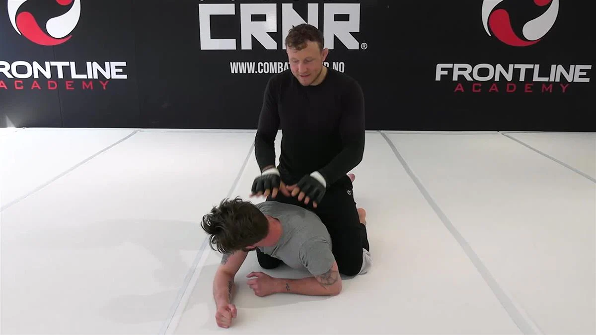 Joker Style Ground & Pound by Jack Hermansson - Image 4