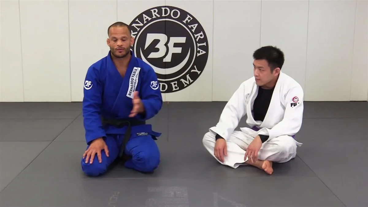 Lasso Guard Transitions: Submissions, Sweeps and More Combinations by Marcos Tinoco - Image 5