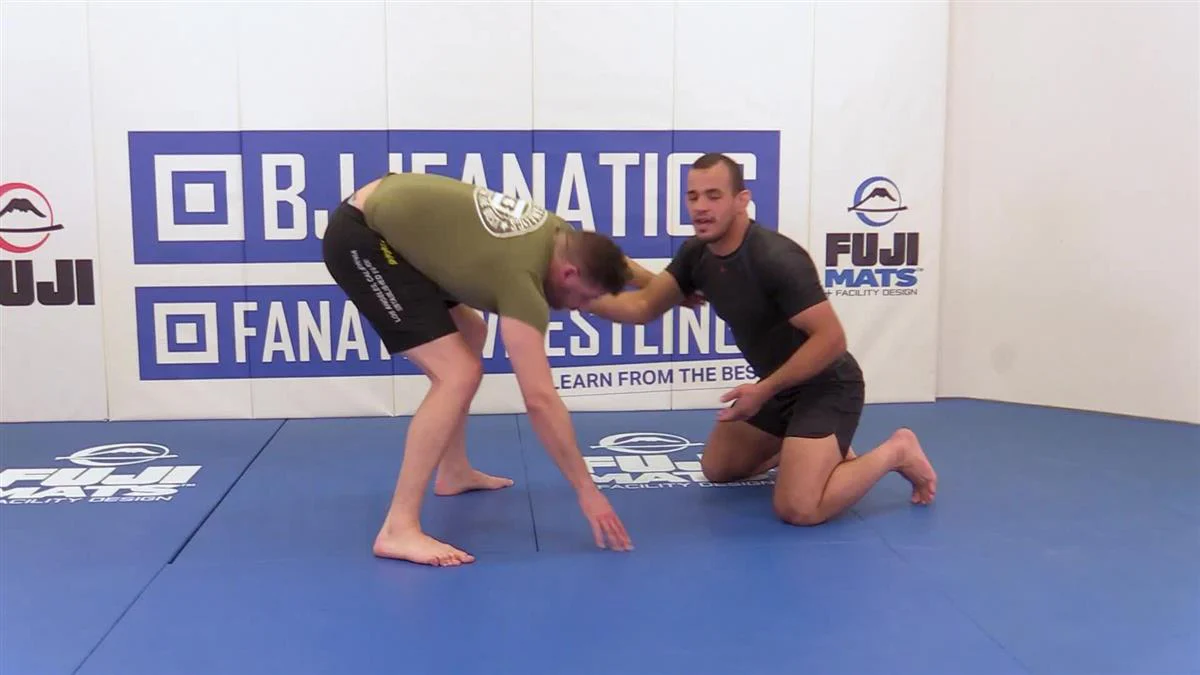 Marinhotine Mastery: A Comprehensive Guide To Dominating The Guillotine by Pedro Marinho - Image 4