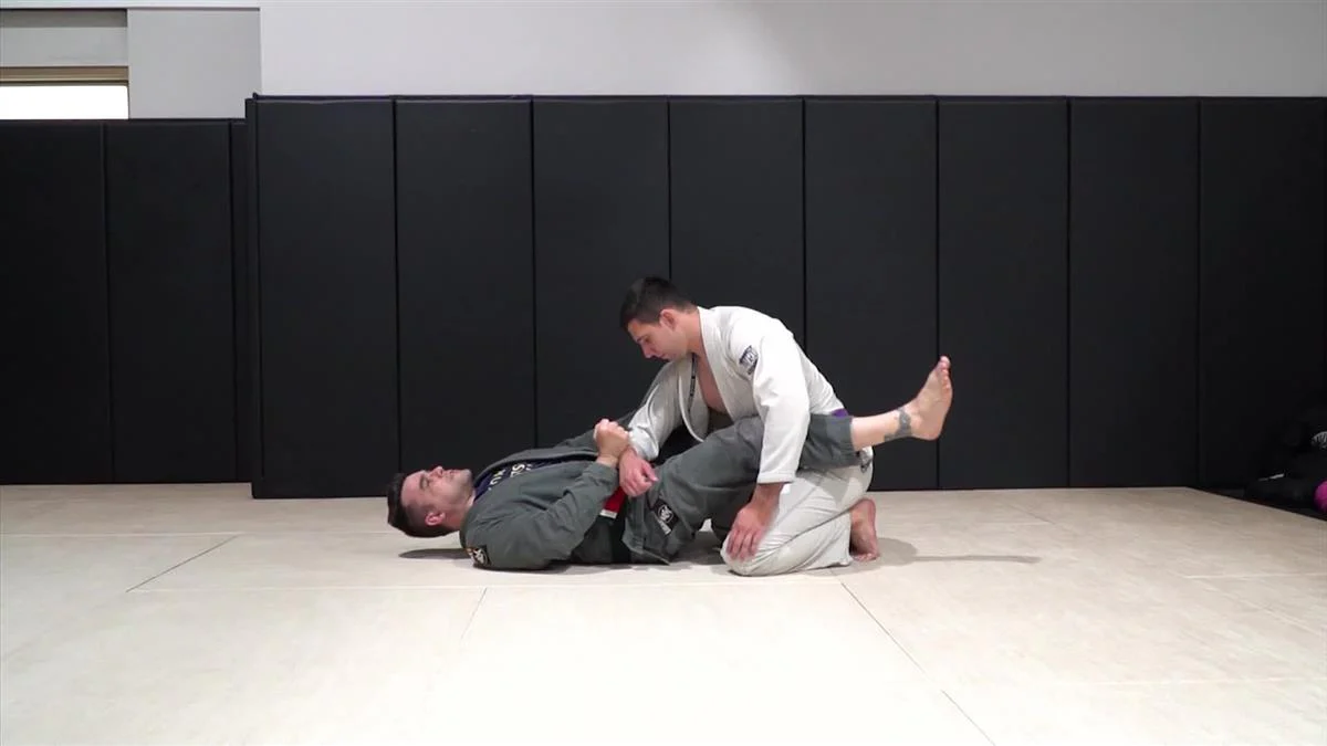 Mastering The 2 on 1 Grip by Alex Kennedy - Image 4