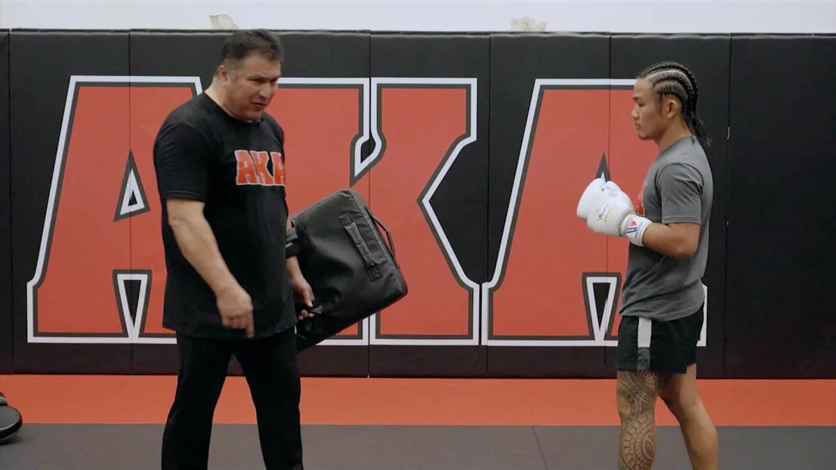 MMA Fundamentals: Footwork For MMA Striking by Javier Mendez - Image 4