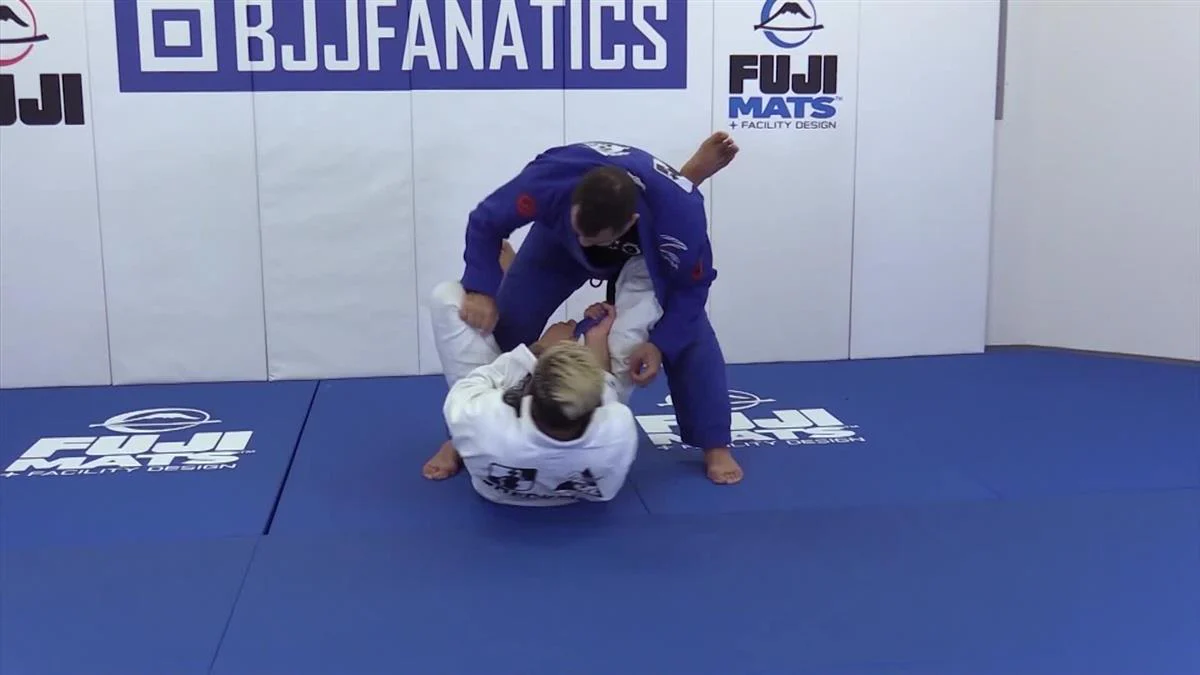Modern Lapel Guards Made Easy by Kauan Barboza - Image 2