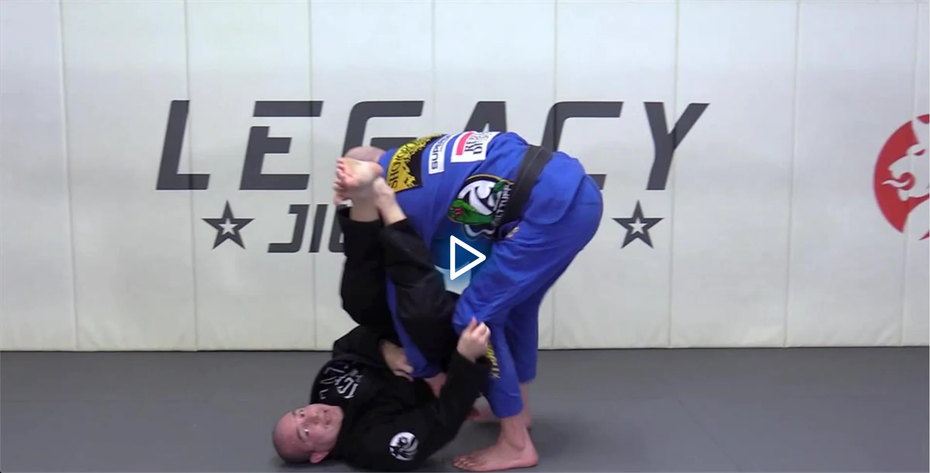 Omoplata Cross Guard by Alberto Crane - Image 5