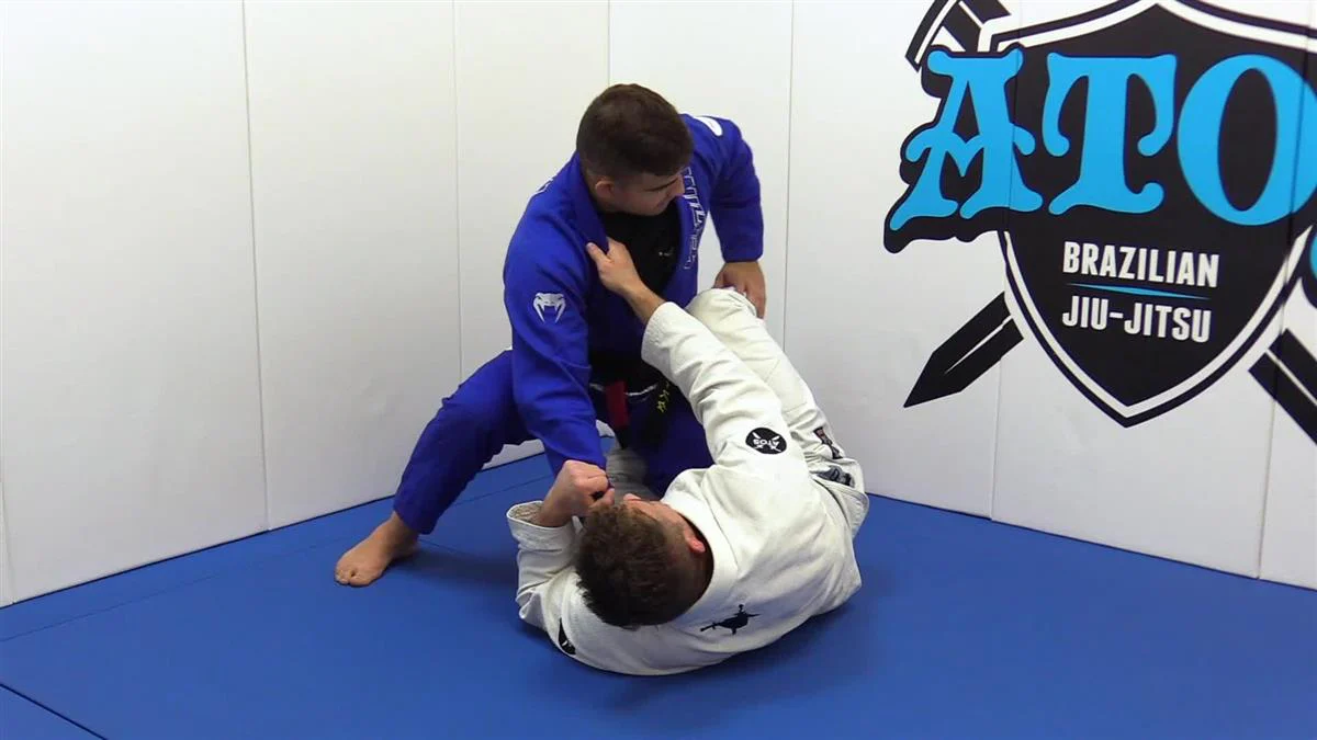 Passing Knee Shield With Pressure and Precision by Gustavo Batista - Image 5