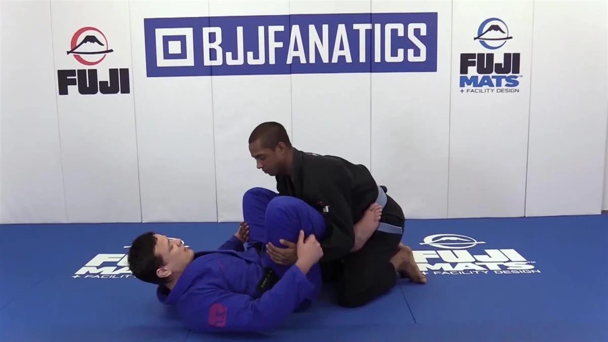 Sneaky Submission Traps From Guard by Arnaldo Maidana - Image 3