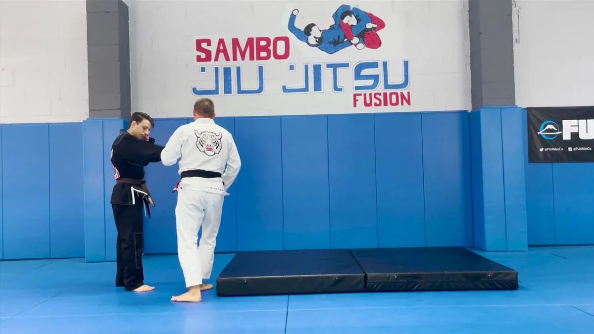 Sode Tsurikomi Goshi by Vlad Koulikov - Image 4