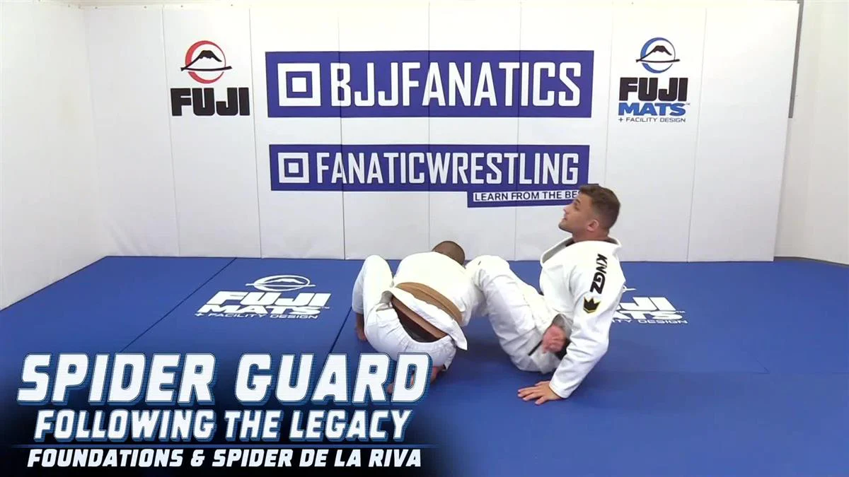 Spider Guard Following The Legacy Part 1: Foundations & Spider De La Riva by Lucas Valente - Image 3
