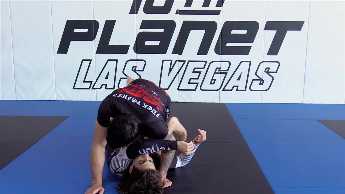Submission Chaines From Top Position by Andy Varela - Image 4
