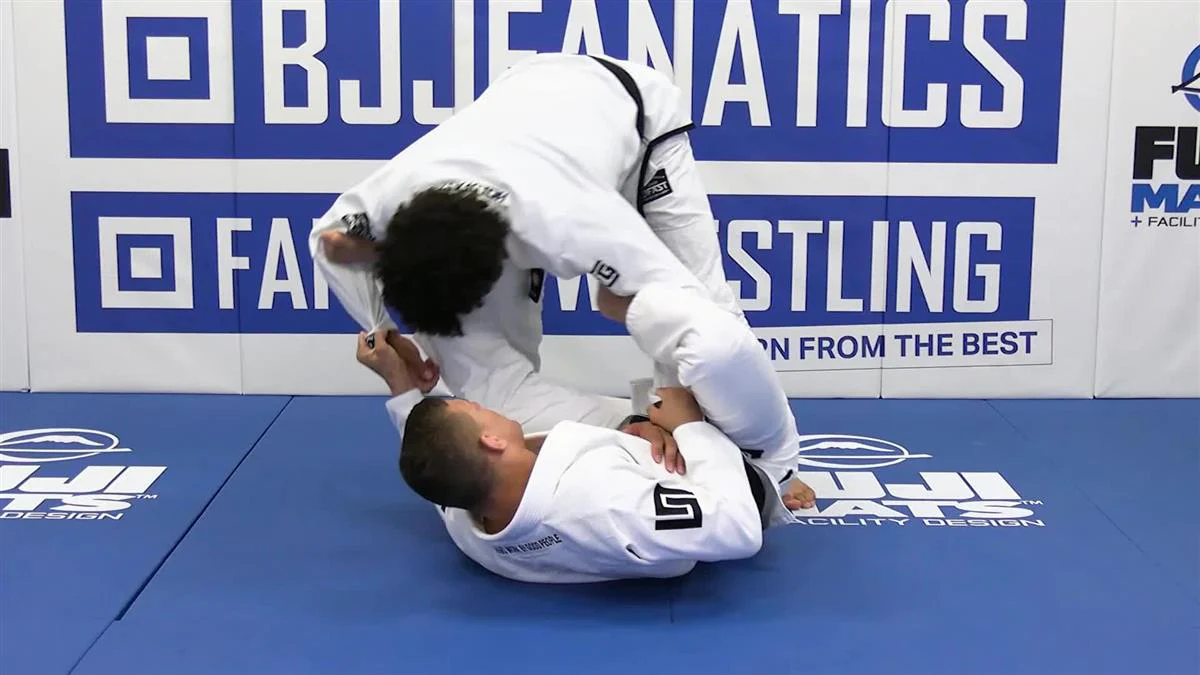 The Beginner-To-Pro Lasso Guard by Jeferson Guaresi - Image 4