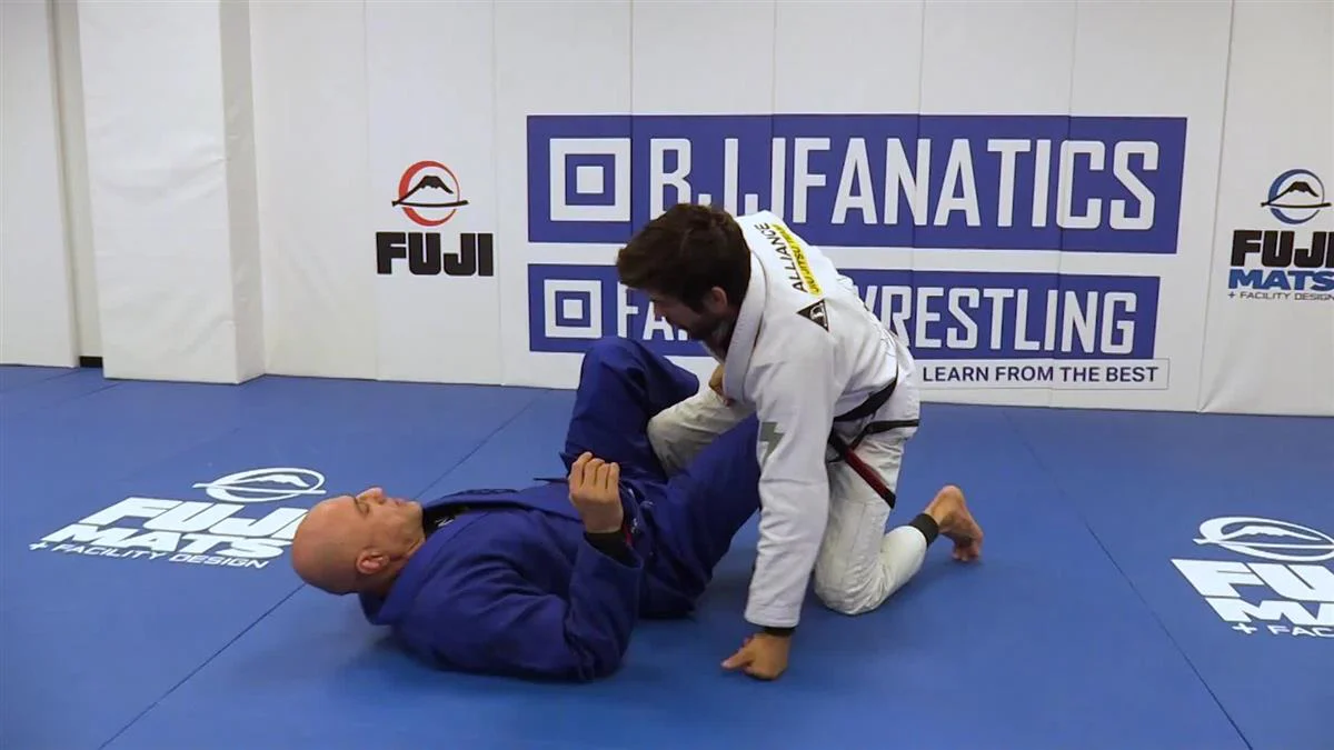 The Inverted De La Riva & Gigi Collar Sweep by Alexandre Gigi Paiva - Image 4
