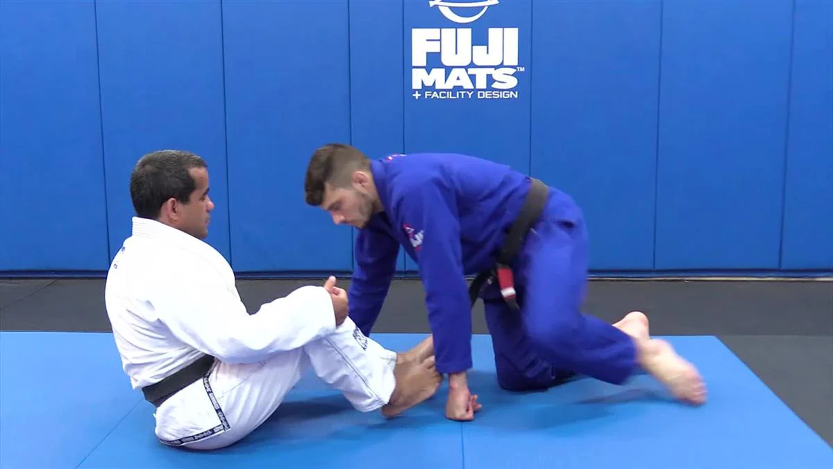 The Pitel Reverse Half Guard by Bernardo Pitel - Image 4