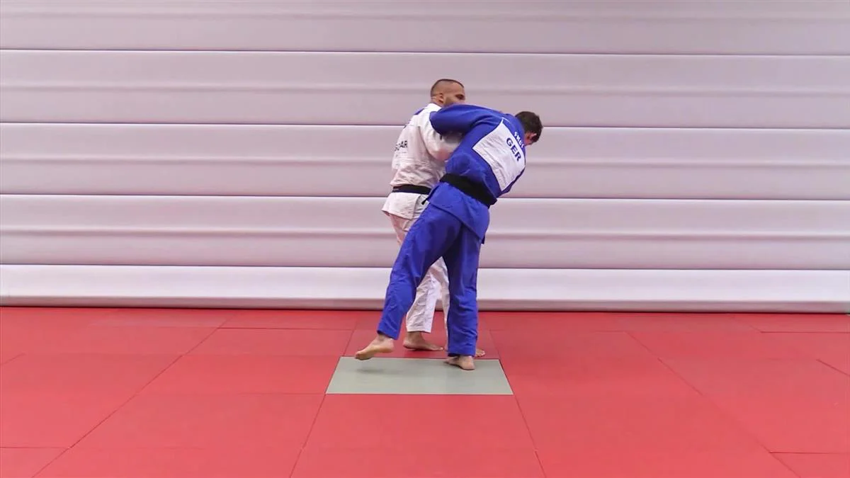 Transition From Gripping To Throwing Successfully by Karl-Richard Frey - Image 5